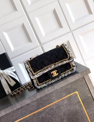 Chanel Prestige Diamond Carryall - Image 1
