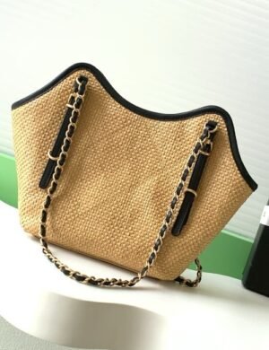 Chanel Belle Époque Shopper - Image 2