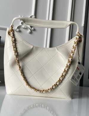Chanel Lunéa Crystal Carryall - Image 2
