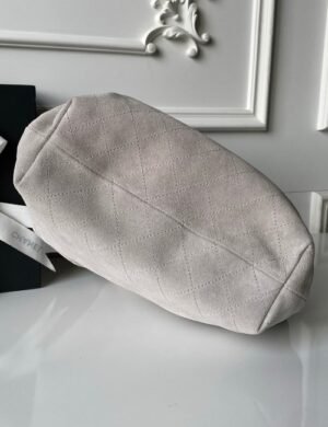 Chanel Élite Diamond Shopper - Image 3