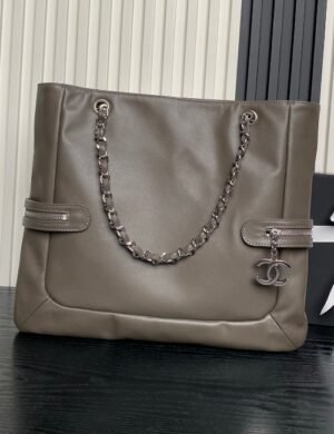 Chanel Aurienne Luxe Carryall - Image 2