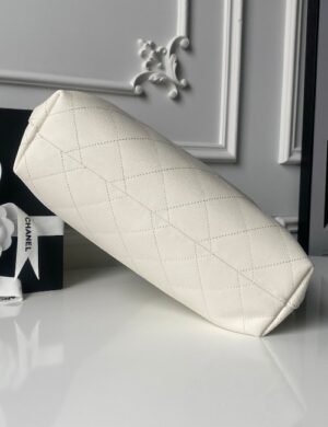 Chanel Élégance Noir Carryall - Image 3