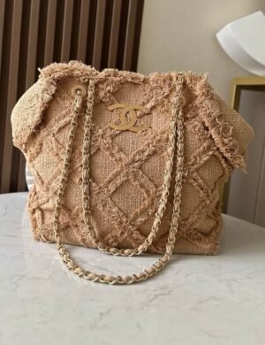 Chanel Classic Flap Bag - Image 2
