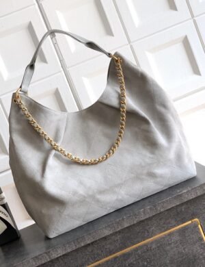 Chanel Valénique Essence Carryall - Image 2