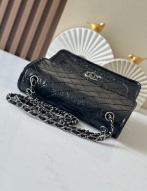 Chanel Quilted Chain Bag - Image 3