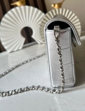Chanel Lumière Prestige Carryall - Image 3