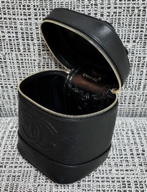 Chanel Éternité Luxe Carryall - Image 4