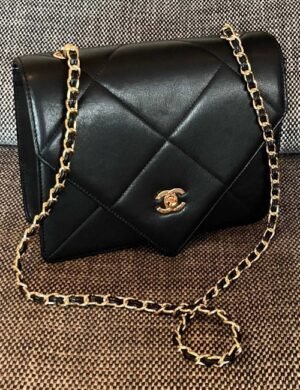 Chanel Vintage Envelope Shoulder Bag - Image 1