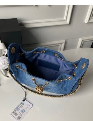 Chanel Palais Signature Shopper - Image 3