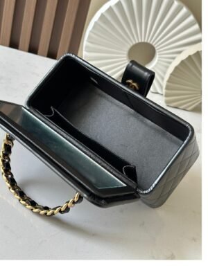 Chanel Classic Flap Bag - Image 3