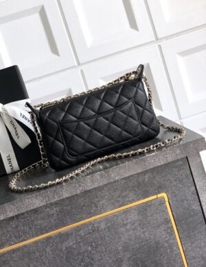Chanel Prestige Avenue Shopper - Image 3