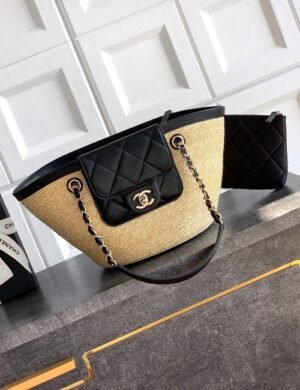 Chanel Aurévie Signature Carryall - Image 1