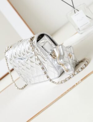 Chanel Mini Shoulder Bag - Image 4