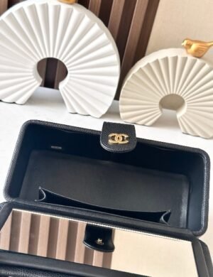 Chanel Classic Flap Bag - Image 5