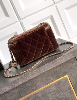 Chanel Quilted Chain Vanity Bag - Image 3