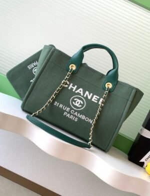 Chanel Quilted Vanity Chain Bag - Image 1