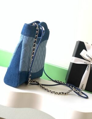 Chanel Quilted Vanity Box Bag - Image 3
