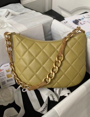 Chanel Quilted Shoulder Bag - Image 2