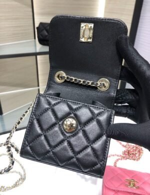 Chanel Aurélune Essence Carryall - Image 4