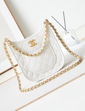Chanel Leather Shoulder Bag - Image 1
