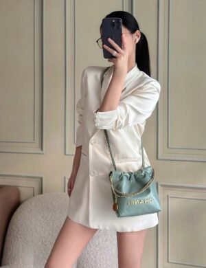 Chanel Palais Chic Shopper - Image 4