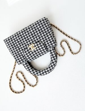 Chanel Quilted Vanity Chain Case - Image 2