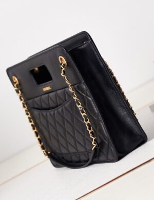 Chanel AS4038 Shoulder Bag - Image 4