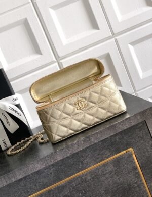 Chanel Vélarisse Crystal Carryall - Image 4