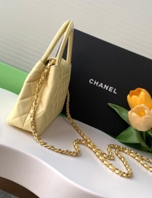 Chanel Kelly Handle Bag - Image 4