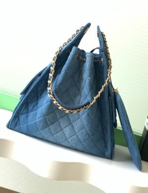 Chanel Élysian Noir Carryall - Image 2