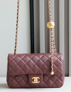 Chanel Classic Quilted Flap Bag - Image 5