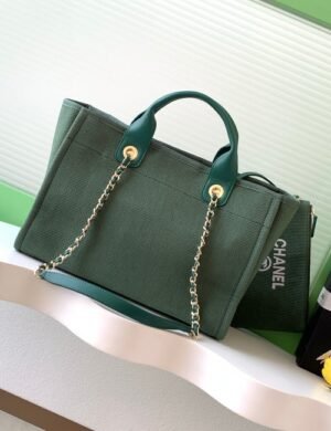 Chanel Quilted Vanity Chain Bag - Image 2