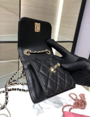 Chanel Aurélune Essence Carryall - Image 3