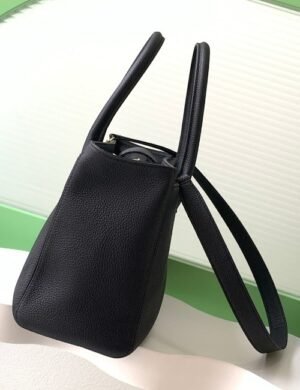 Chanel Royale Diamond Carryall - Image 3