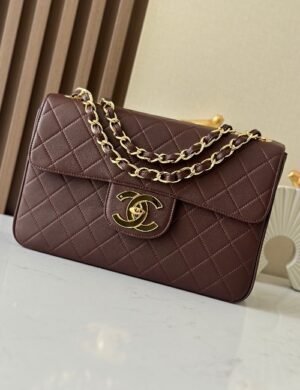 Chanel Valençia Essence Carryall - Image 1