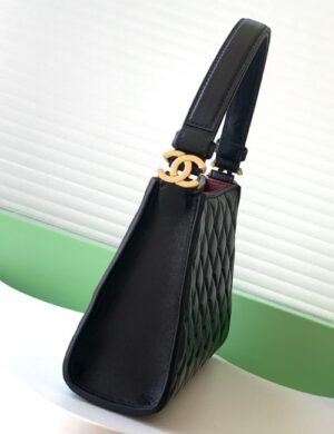 Chanel Christmas Quilted Underarm Bag - Image 4