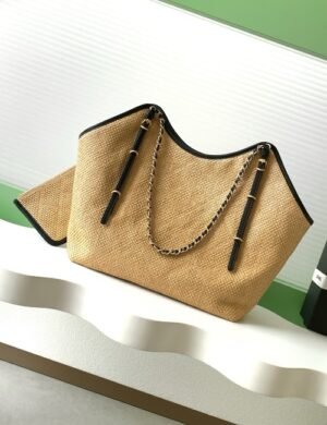 Chanel Soléane Velvet Carryall - Image 2