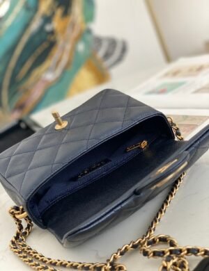 Chanel Quilted Chain Tote Bag - Image 3