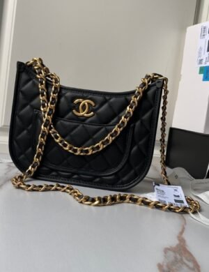 Chanel Leather Shoulder Bag - Image 1