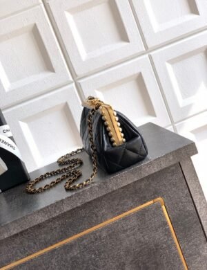 Chanel Pearl Evening Bag - Image 3