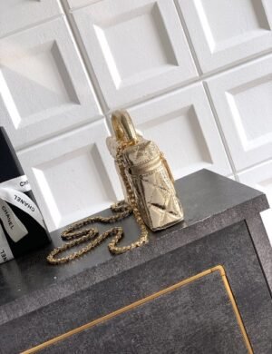 Chanel Quilted Leather Carry Bag - Image 4