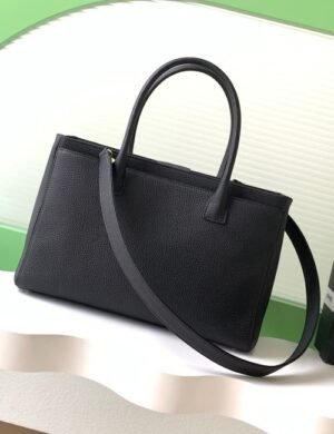 Chanel Royale Diamond Carryall - Image 2