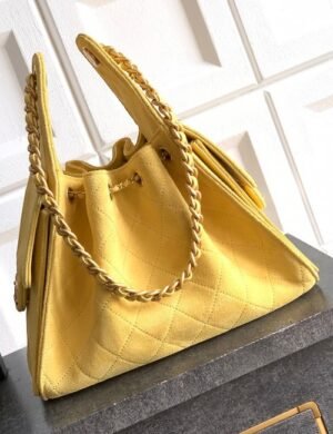 Chanel Rosélune Essence Carryall - Image 2