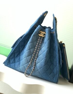 Chanel Élysian Noir Carryall - Image 1