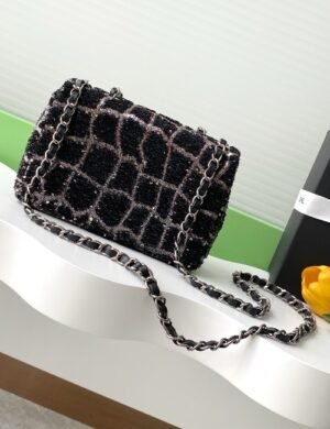 Chanel Éclipse Royale Carryall - Image 2