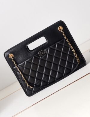 Chanel AS4038 Shoulder Bag - Image 2