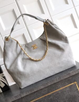 Chanel Valénique Essence Carryall - Image 1