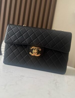 Chanel Éverique Diamond Carryall - Image 1