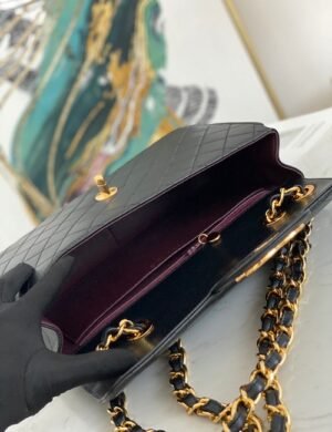 Chanel A88 Shoulder Bag - Image 3