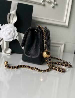 Chanel Velvet Avenue Carryall - Image 2